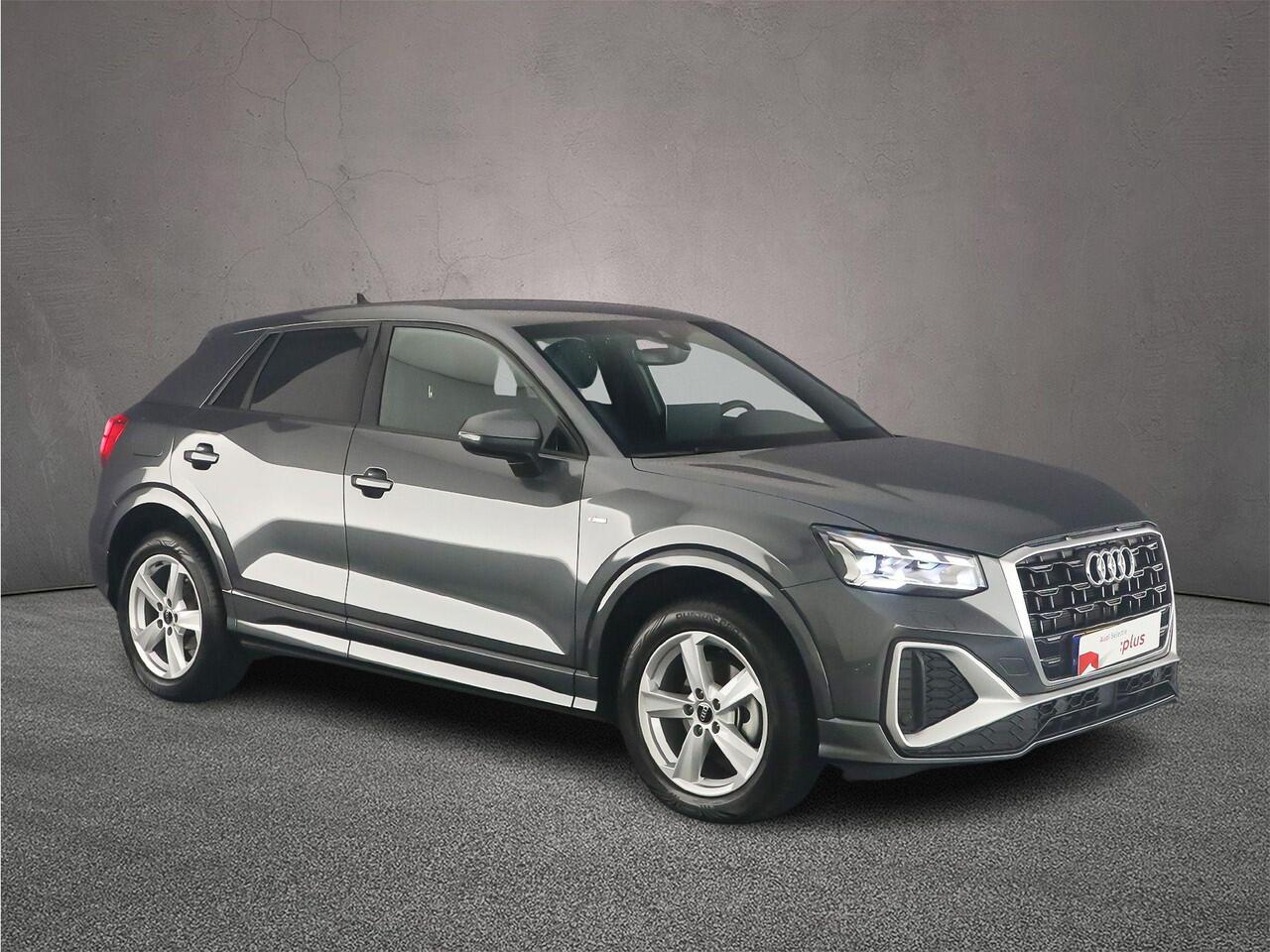 Audi Q2 35 TFSI S Edition | Achteruitrijcamera | Matrix-led | ACC | Ambient lichting | Parking |