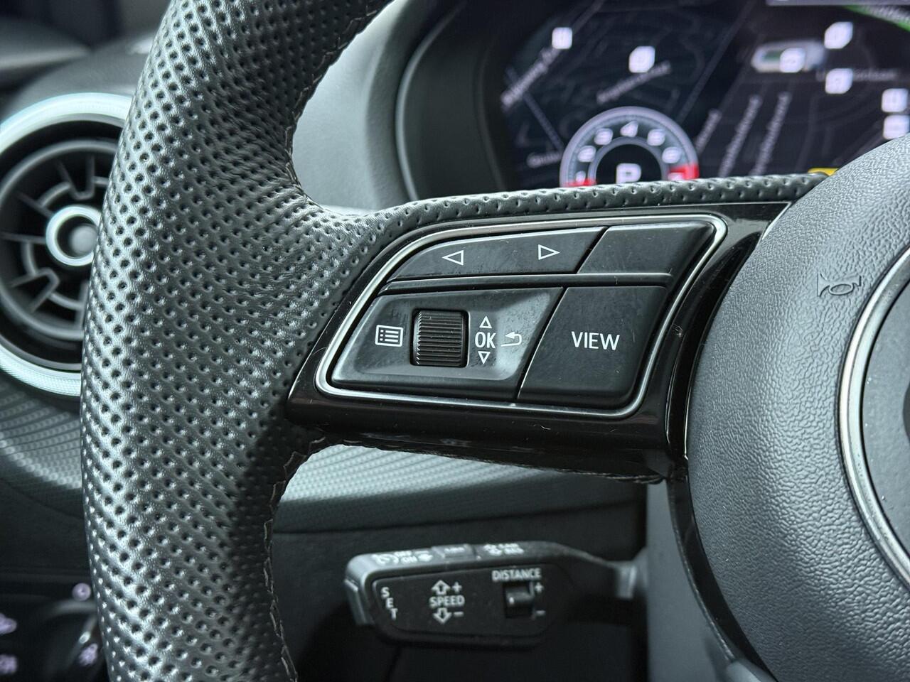 Audi Q2 35 TFSI S Edition | 150 PK | Automaat | Panoramadak | Adaptive Cruisecontrol | Stoelverwarming | Trekhaak |