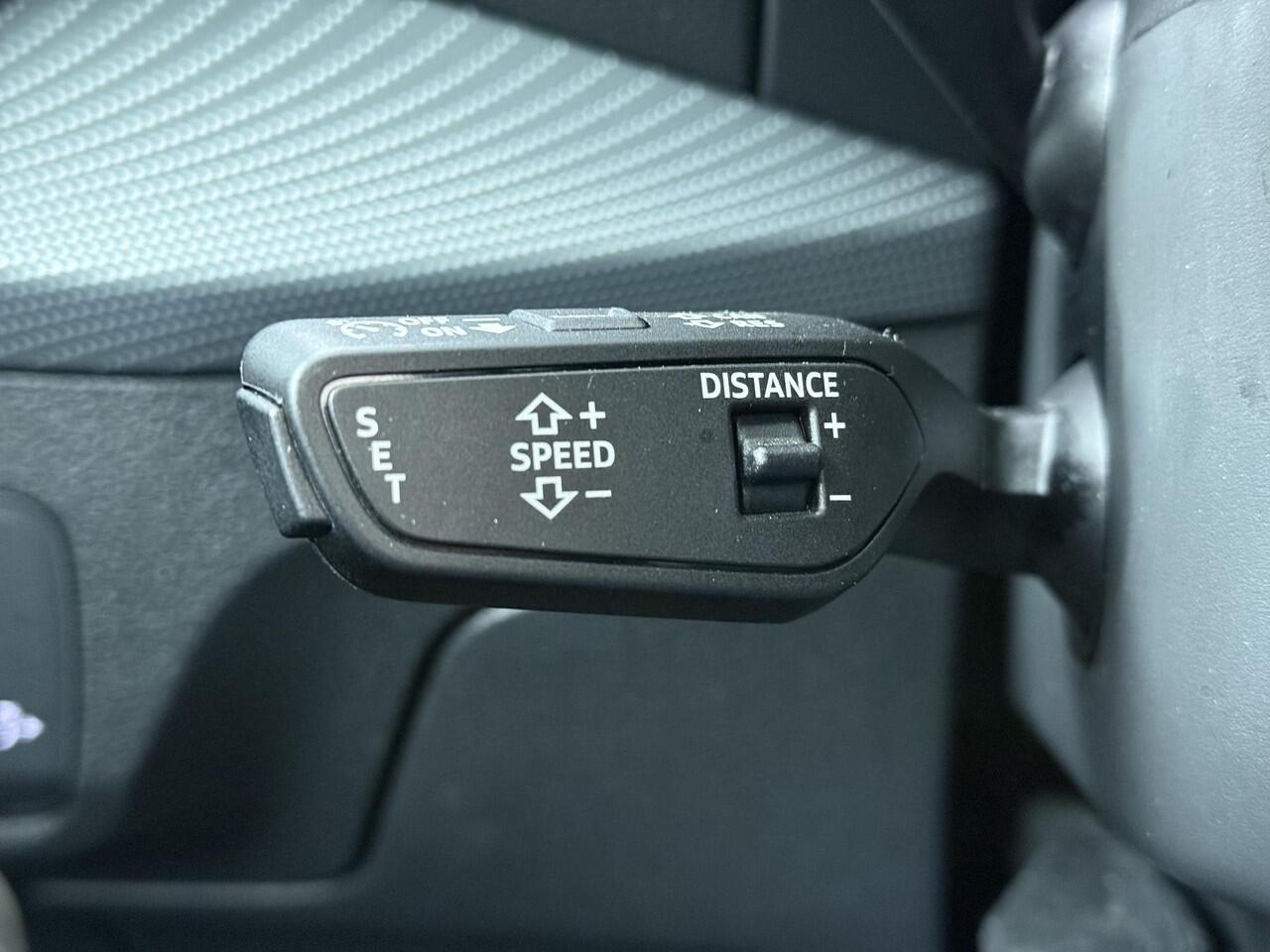 Audi Q2 35 TFSI S Edition | 150 PK | Automaat | Trekhaak | Panoramadak | Adaptive Cruisecontrol | Stoelverwarming |