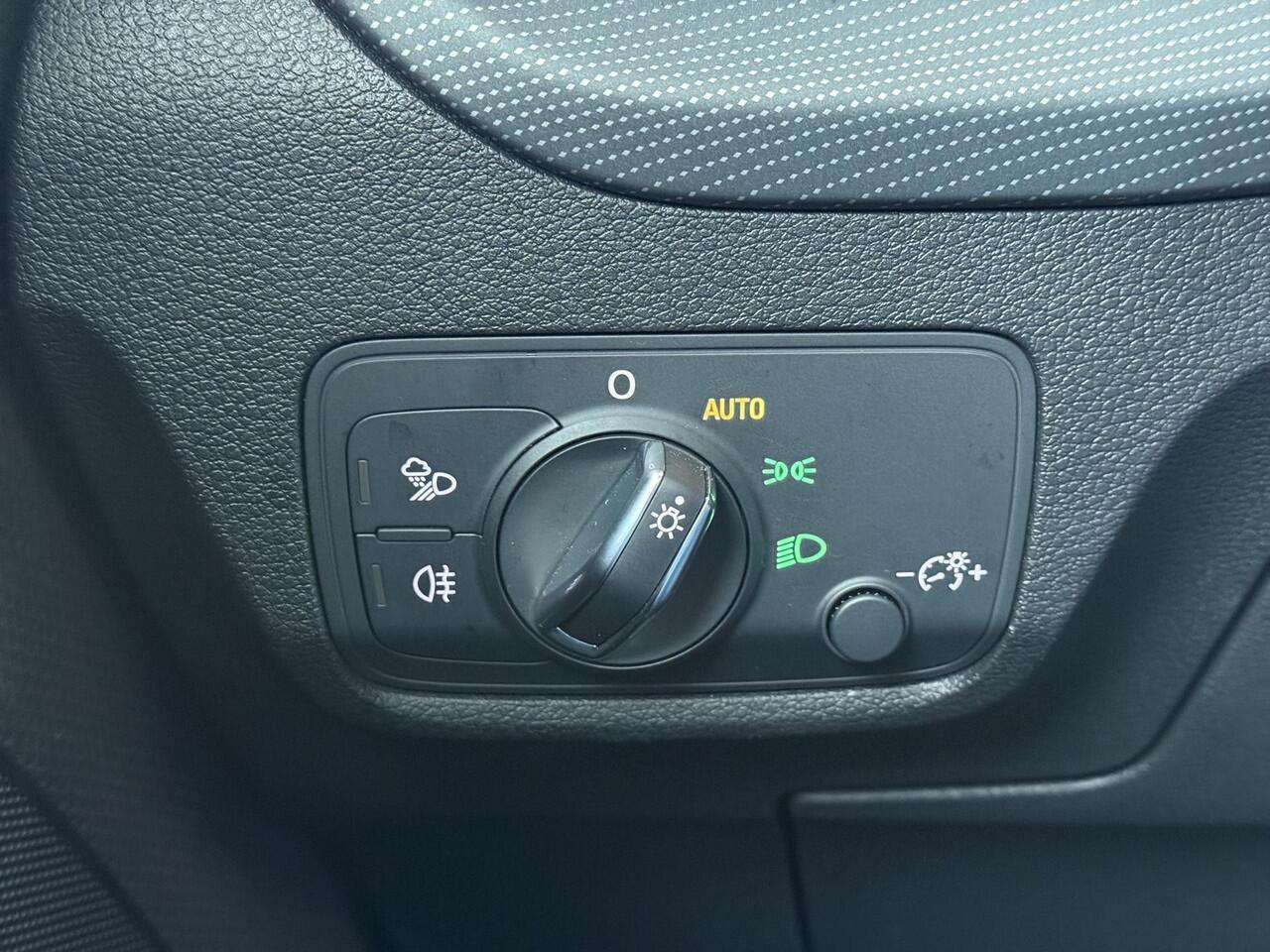 Audi Q2 35 TFSI S Edition | 150 PK | Automaat | Trekhaak | Panoramadak | Adaptive Cruisecontrol | Stoelverwarming |