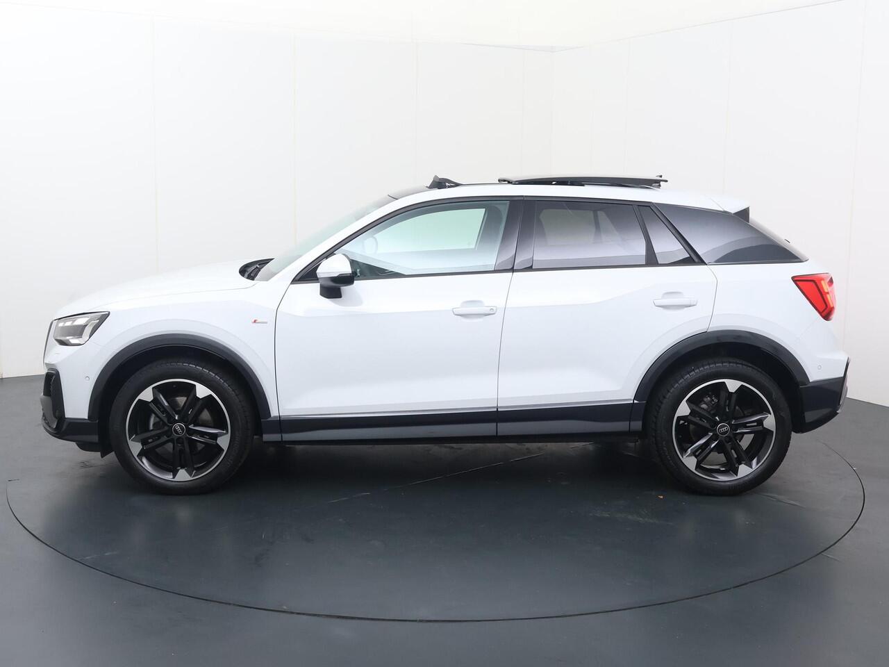 Audi Q2 35 TFSI S Edition | 150 PK | Automaat | Trekhaak | Panoramadak | Adaptive Cruisecontrol | Stoelverwarming |
