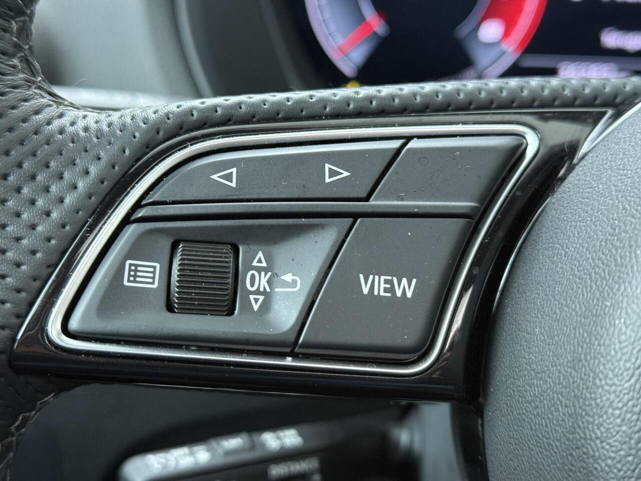 Audi Q2 35 TFSI S Edition | 150 PK | Automaat | Trekhaak | Panoramadak | Adaptive Cruisecontrol | Stoelverwarming |