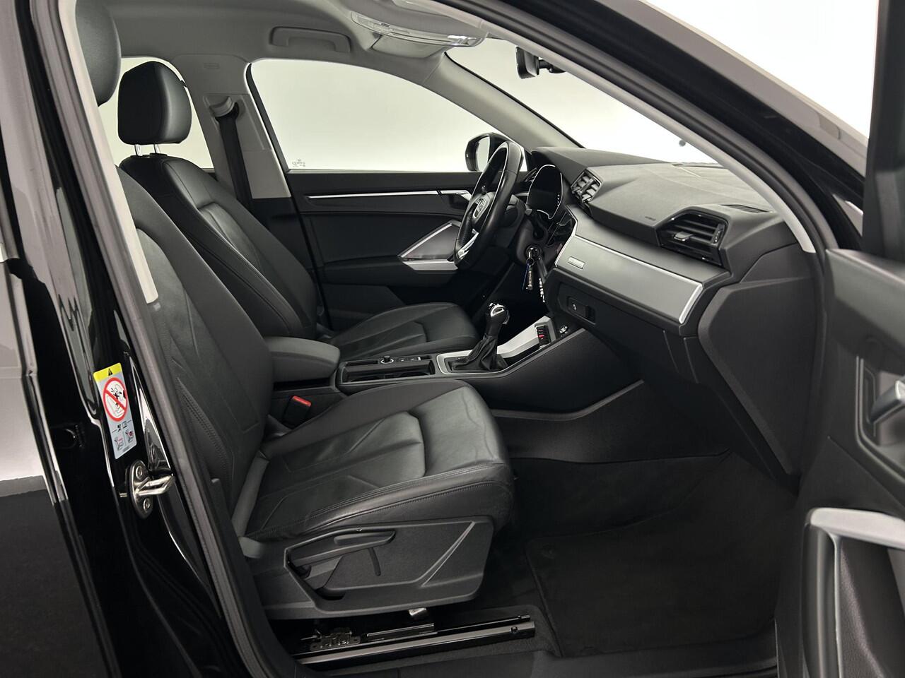 Audi Q3 35 TFSI 150pk Pro Line Trekhaak Stoelverwarming Leder Navigatie