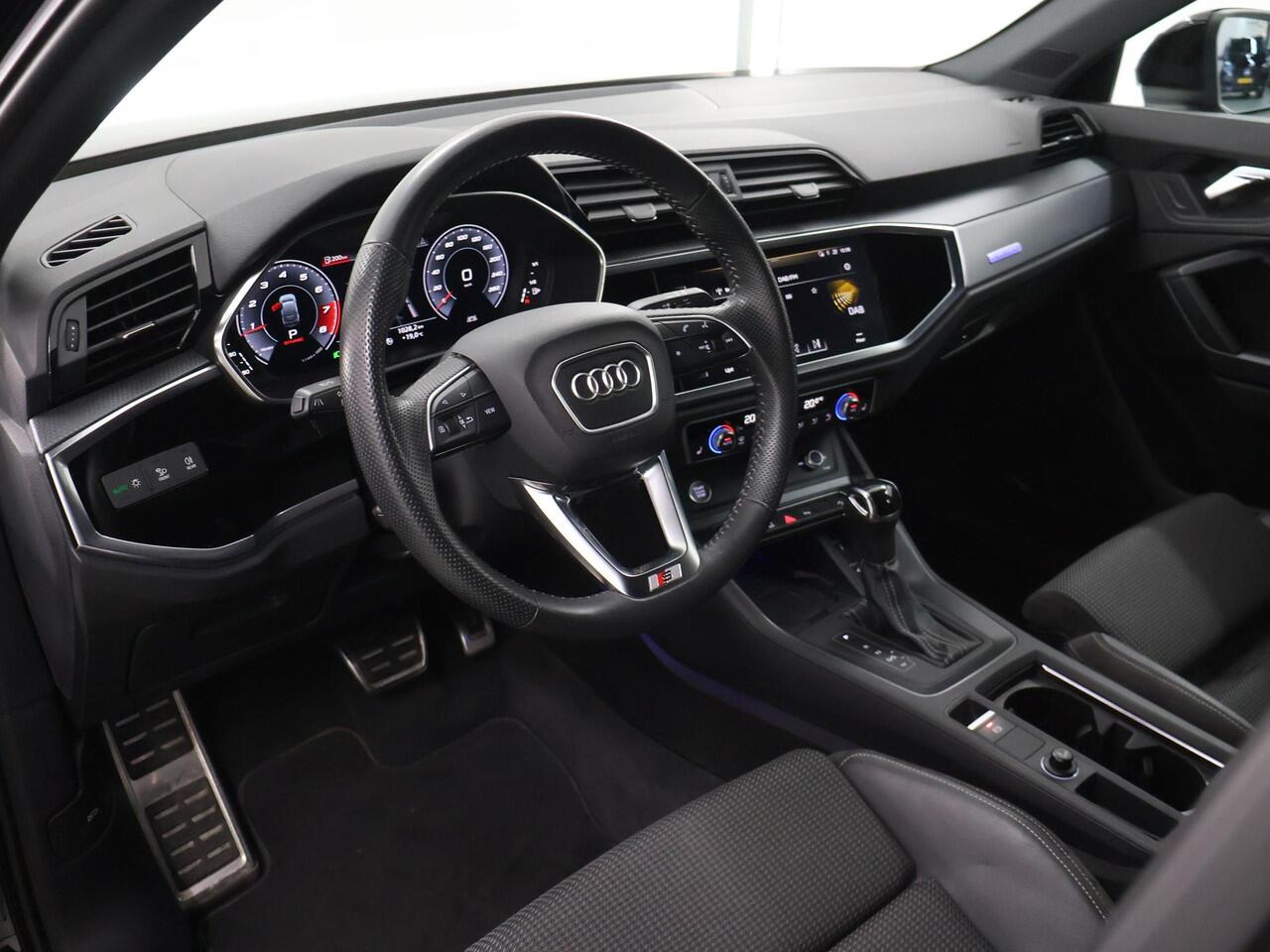 Audi Q3 Sportback 45 TFSI quattro S-Line | Virtual Cockpit | Navigatie | Parkeercamera | Stoelverwarming | Keyless Go | Climate Control |