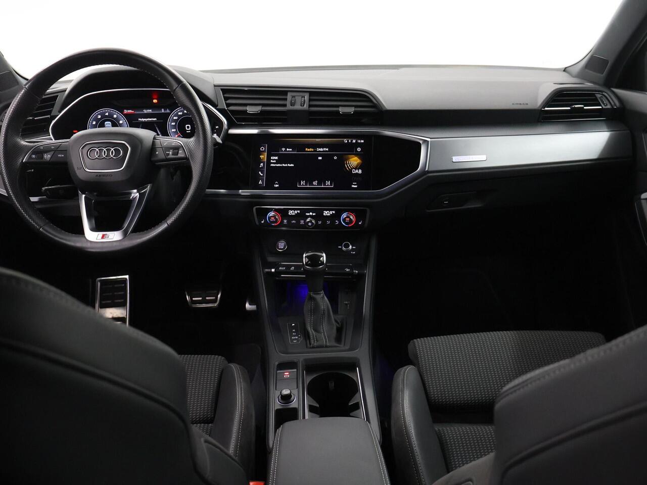Audi Q3 Sportback 45 TFSI quattro S-Line | Virtual Cockpit | Navigatie | Parkeercamera | Stoelverwarming | Keyless Go | Climate Control |