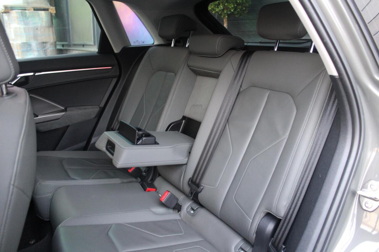 Audi Q3 35 TFSI Advanced Pro S Line Plus | Trekhaak | Black Pack | Cruise Control Adaptief | Audi Drive Select | Matrix Led | Leer | BLIS | Sfeerverlichting
