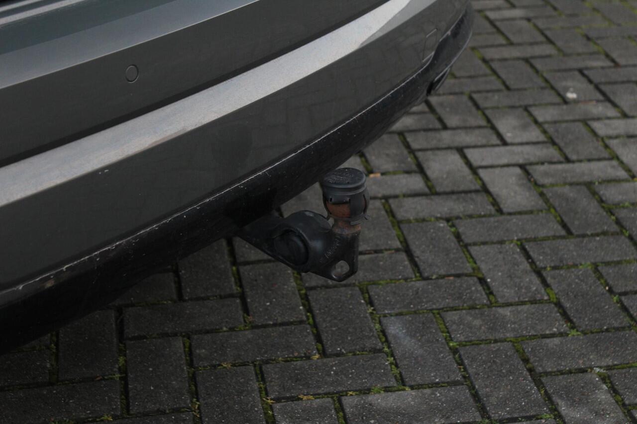 Audi Q3 35 TFSI Advanced Pro S Line Plus | Trekhaak | Black Pack | Cruise Control Adaptief | Audi Drive Select | Matrix Led | Leer | BLIS | Sfeerverlichting