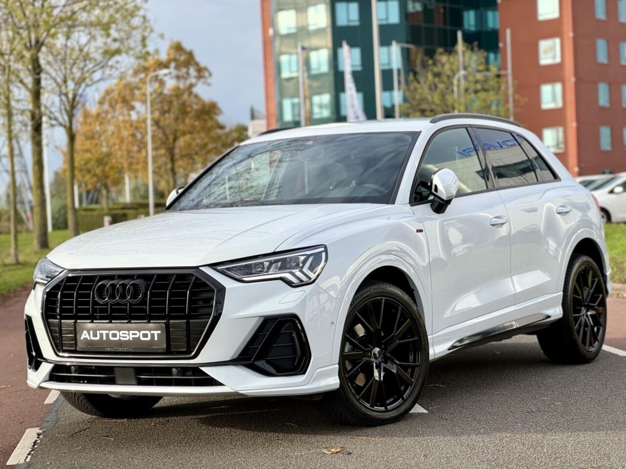 Audi Q3 35 TFSI S-Line Black Ed. Navi Keyless Camera Matrix
