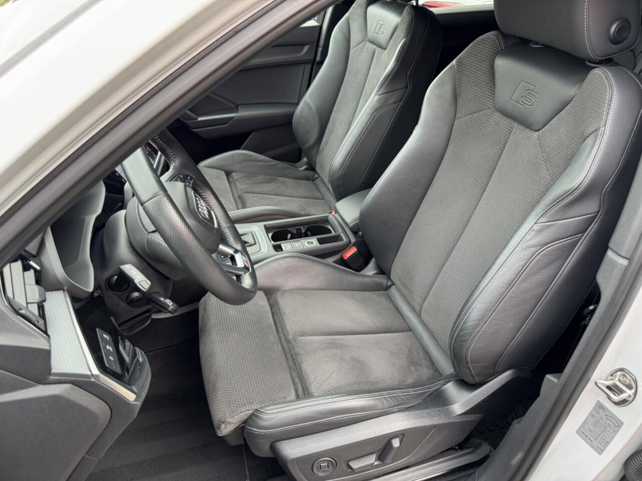 Audi Q3 35 TFSI S-Line Black Ed. Navi Keyless Camera Matrix