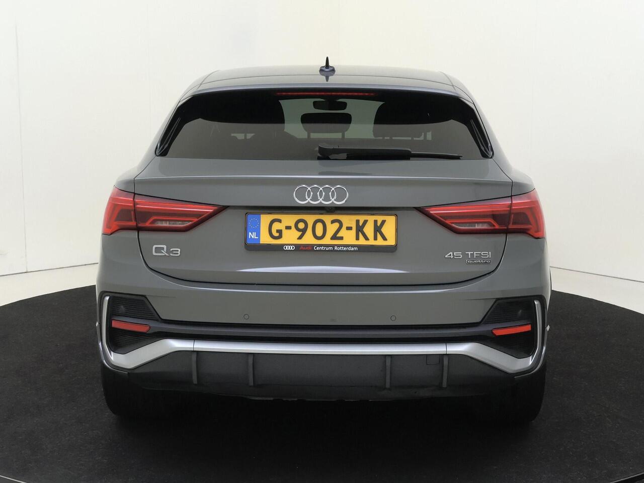 Audi Q3 Sportback 45 TFSI quattro Pro Line S | Trekhaak | Keyless | Achteruitrijcamera | Dodehoek detectie | Navigatie Plus | CarPlay | Sfeerverlichting | Cruise control |