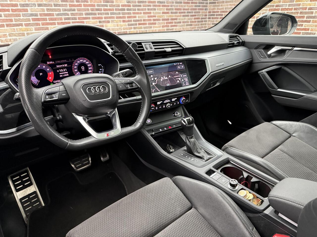 Audi Q3 45 TFSI quattro S Line Panorama | Elekt. verstelbare stoel | Stoelverwarming | Bekabeld Apple carplay & Android auto