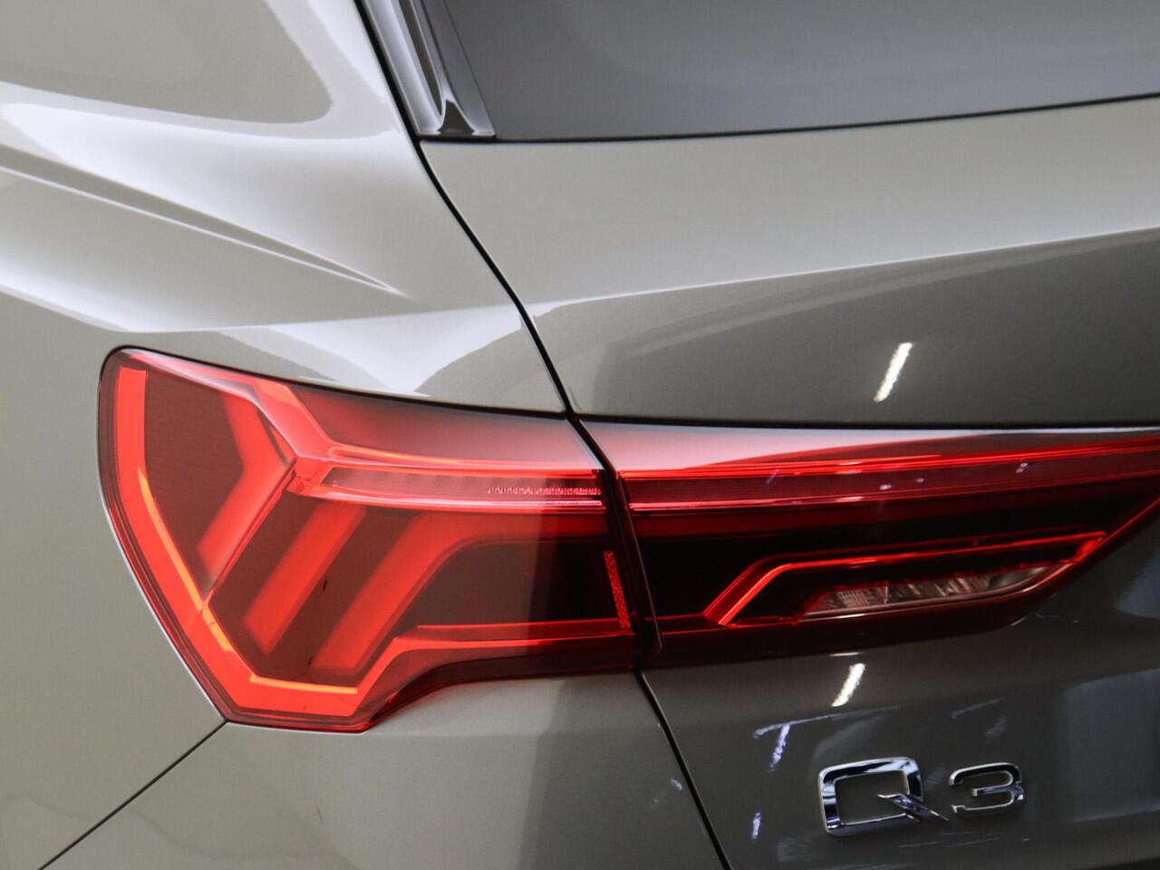 Audi Q3 40 TFSI quattro S Line Pro Line S | Panoramadak | Bang & Olufsen | Dodehoek detectie | Navigatie plus | Adaptieve cruise control | Audi virtual cockpit |