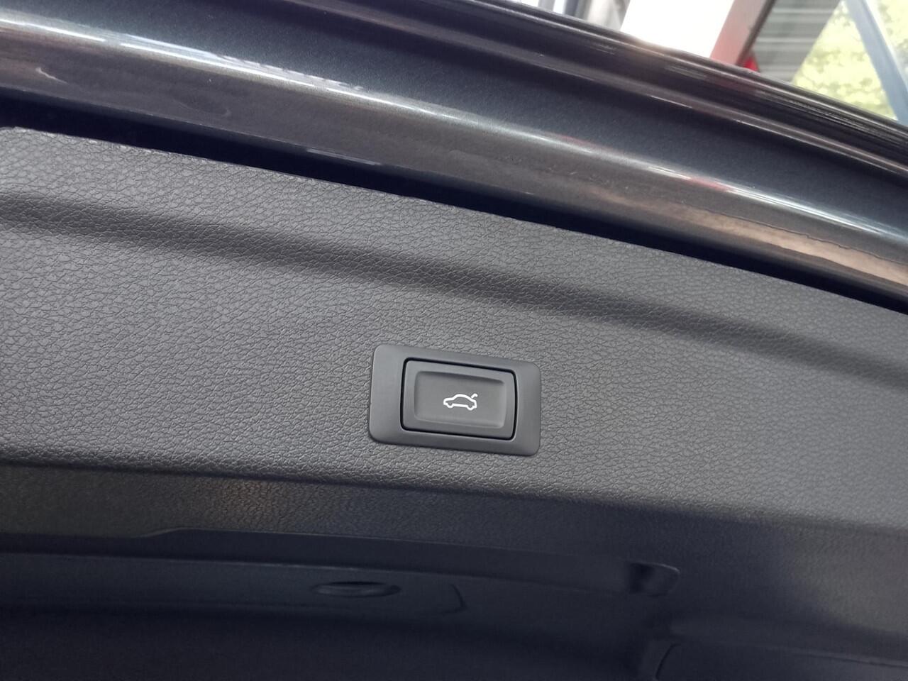 Audi Q3 Sportback 35 TFSI Pro Line S-LINE AUTOMAAT | Navi | ECC | PDC+Camera | Adapt. Cruise | Panodak | Trekhaak