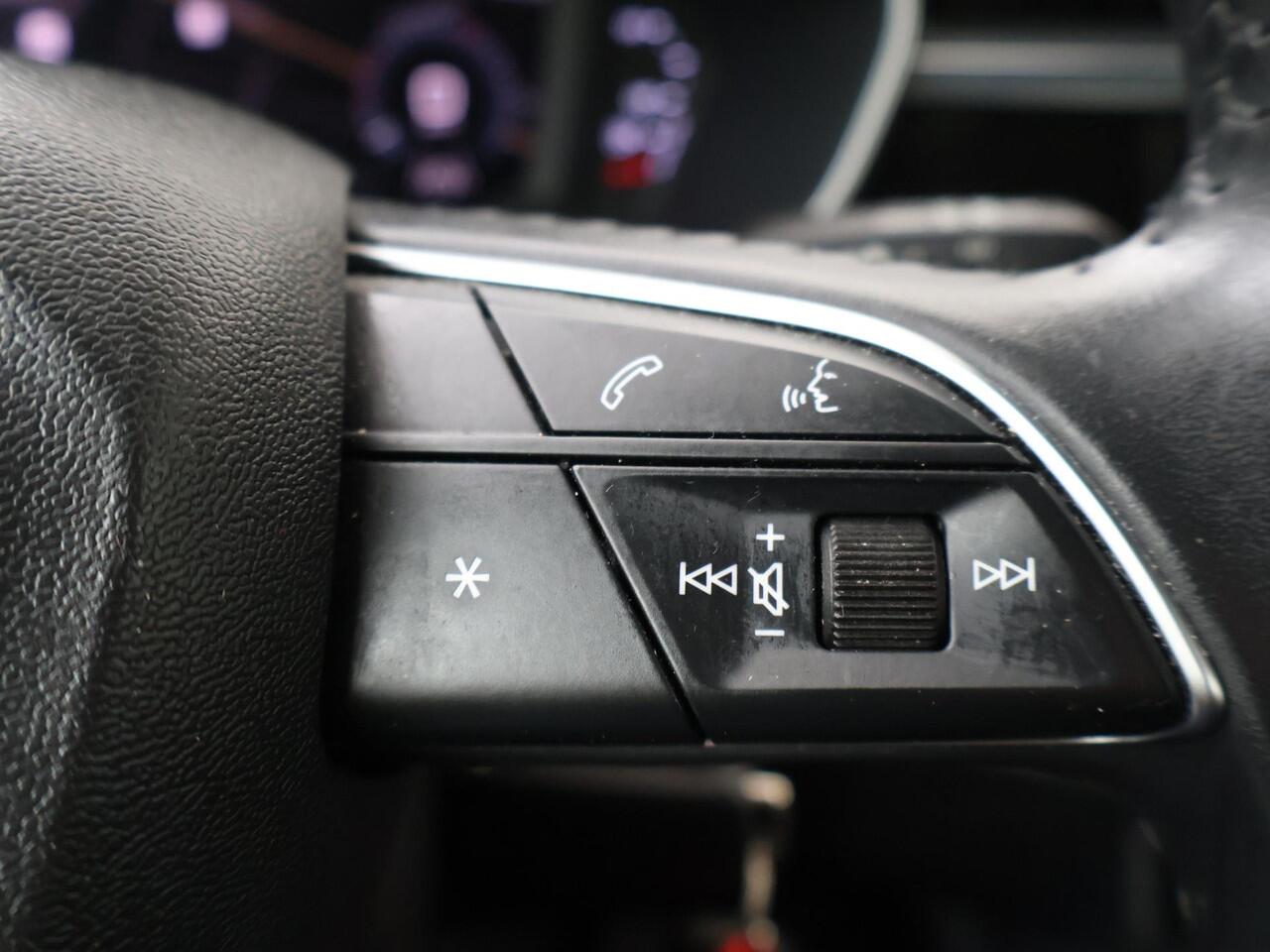 Audi Q3 35 TFSI Advanced | 150 PK | Automaat | Elektrische achterklep | Navi | 20 "Alu | PDC achter |