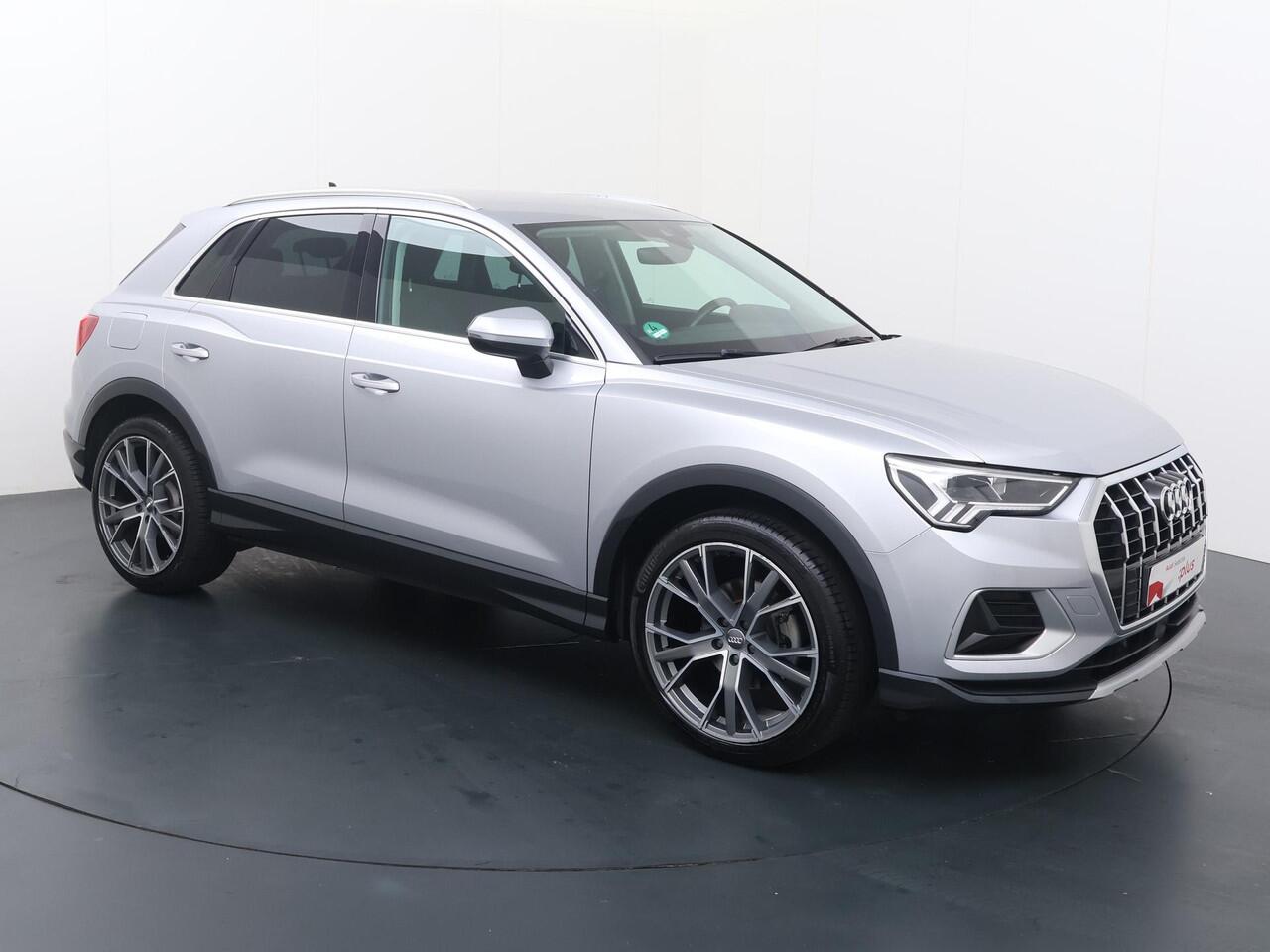 Audi Q3 35 TFSI Advanced | 150 PK | Automaat | Elektrische achterklep | Navi | 20 "Alu | PDC achter |
