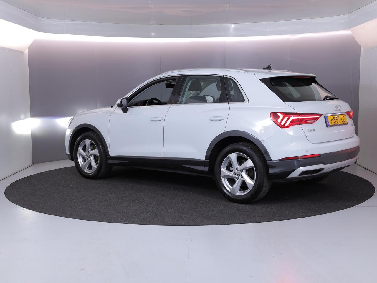 Audi Q3 35 TFSI Pro Line S 1.5tsi/150pk/Automaat | 18'LM-velgen| Navigatie| verwarmde voorstoelen