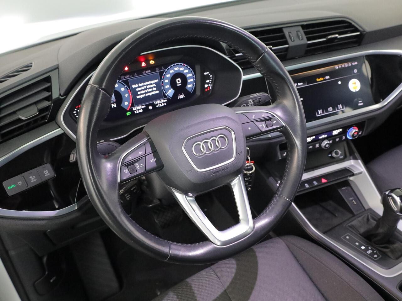 Audi Q3 35 TFSI Pro Line S 1.5tsi/150pk/Automaat | 18'LM-velgen| Navigatie| verwarmde voorstoelen