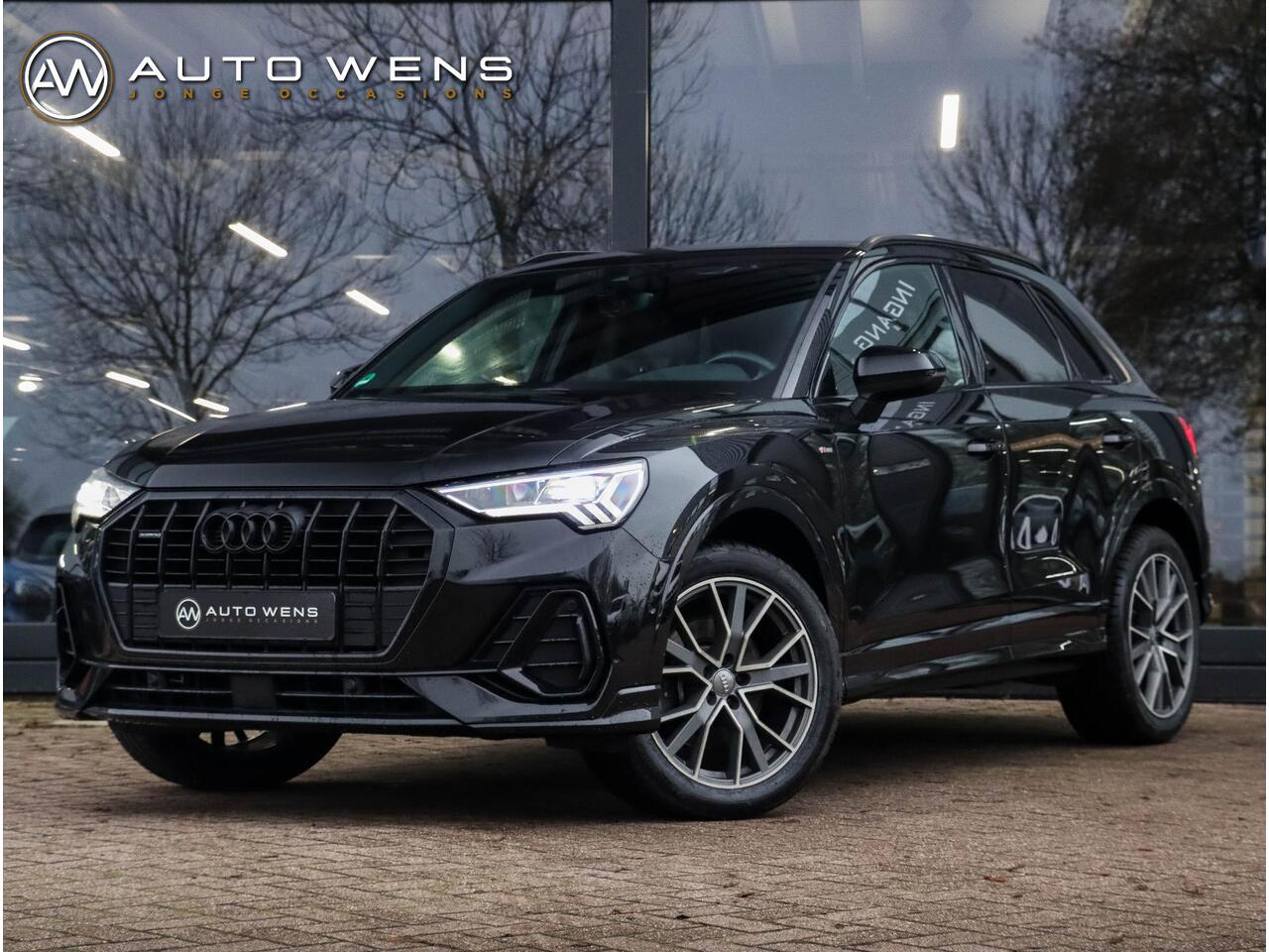 Audi Q3 40 TFSI 190pk Quattro Aut. S line Trekhaak wegkl. Sfeerverl. Virtual Cockpit