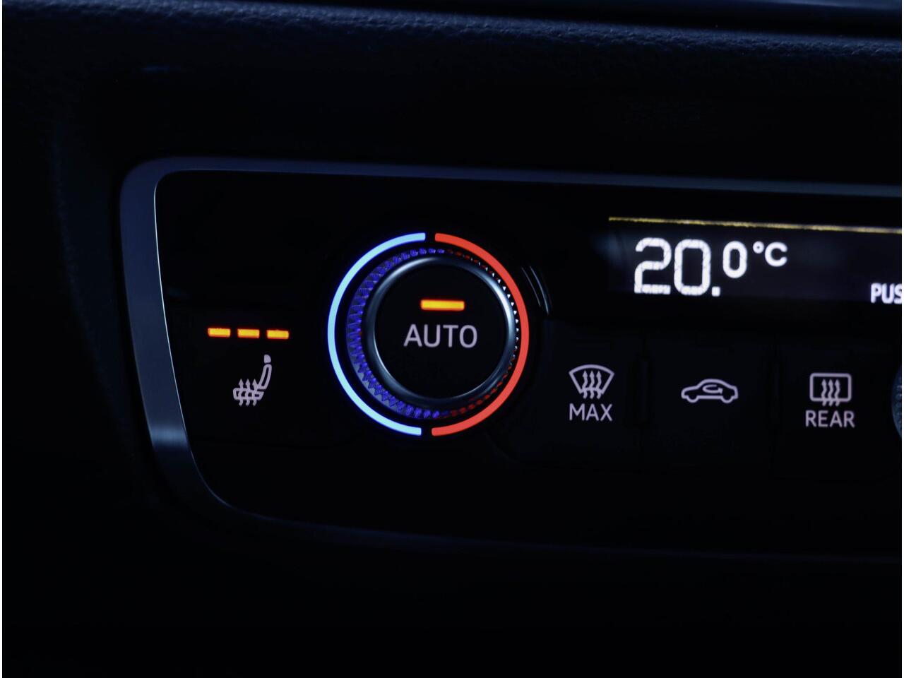 Audi Q3 40 TFSI 190pk Quattro Aut. S line Trekhaak wegkl. Sfeerverl. Virtual Cockpit