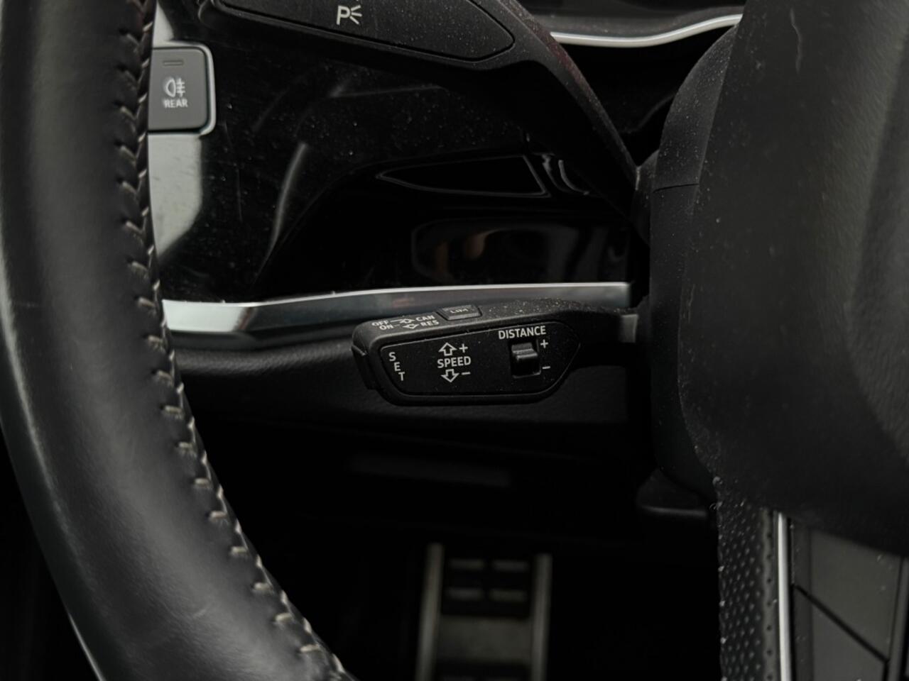 Audi Q3 35 TFSI S Edition - camera - adaptivecruise - stoelverwarming