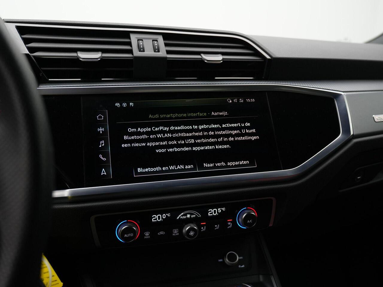 Audi Q3 40 TFSI 190 pk S-tronic quattro S edition / S-Line - Origineel NL | Panoramadak | Trekhaak | Matrix LED | Achteruitrijcamera | Navigatie | Adaptive Cruise