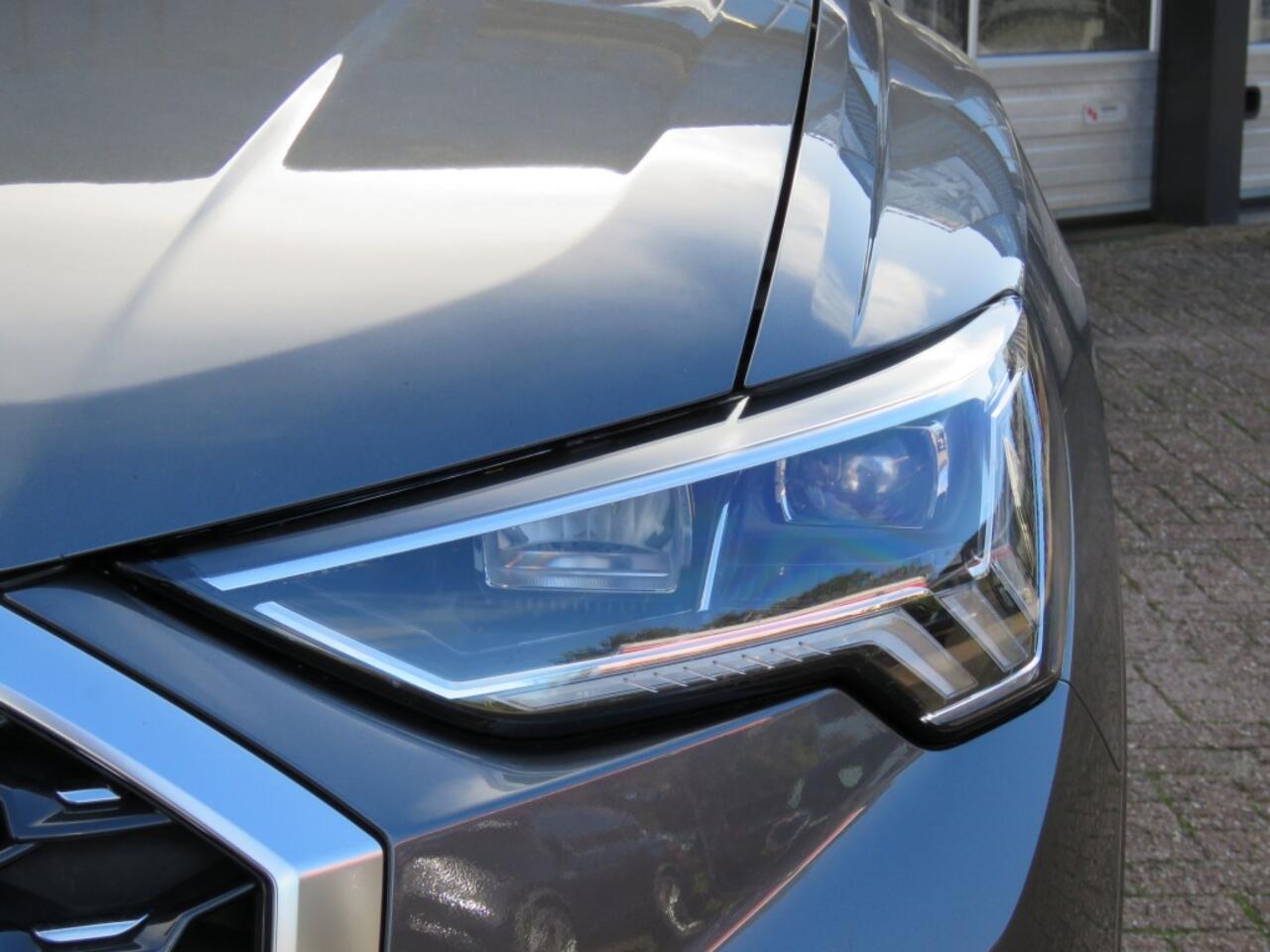 Audi Q3 35 TFSI S Edition S-Tronic / Navi / Matrix Led / 18 Inch / BOVAG garantie