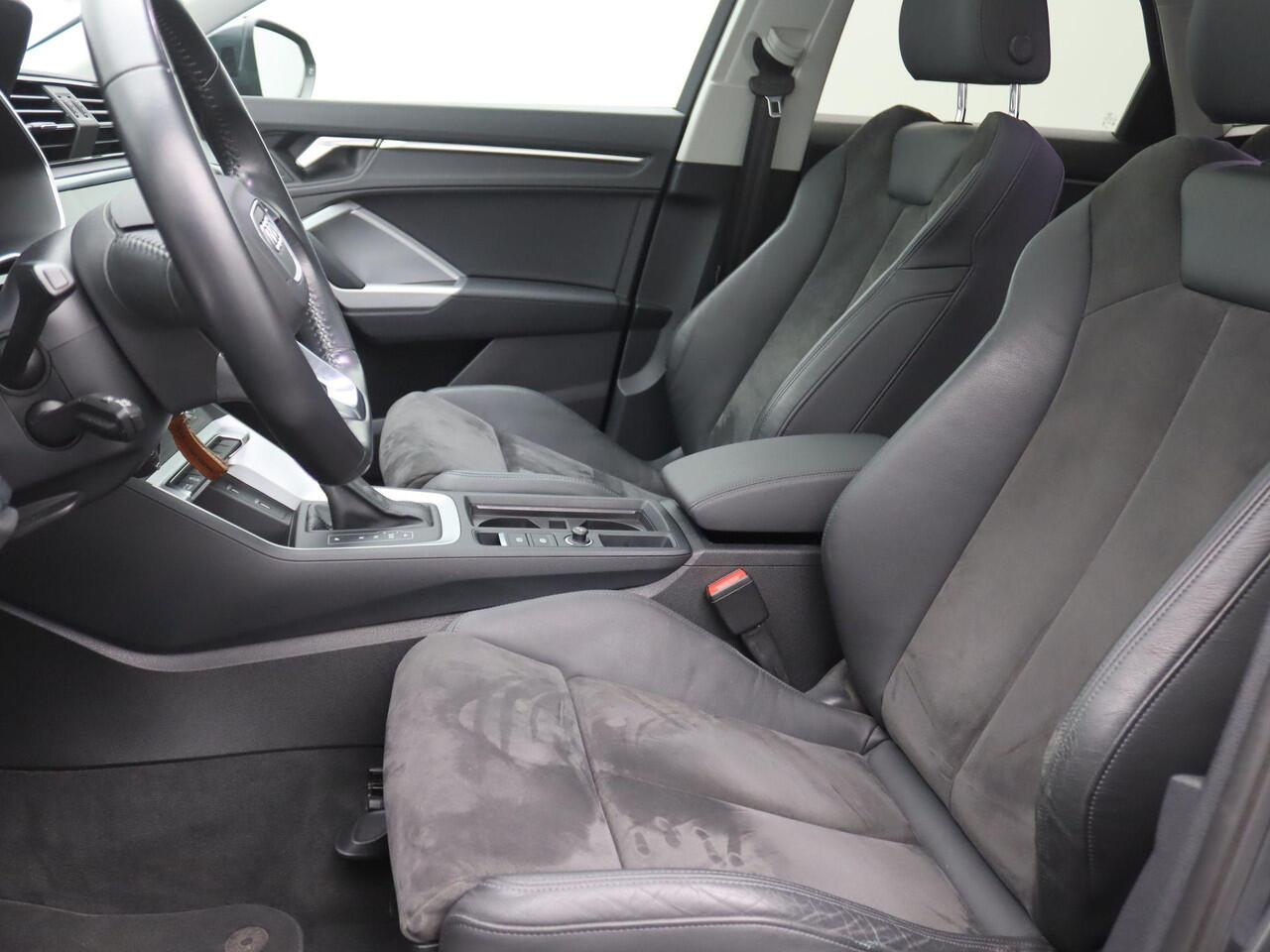 Audi Q3 Sportback 35 TFSI Pro Line S 150PK S-Tronic Pano-Schuifdak, Trekhaak, Adaptieve Cruise Controle, 19" LM Velgen, Side Assist, Achteruitrijcamera, Stoelverwarming, Navi