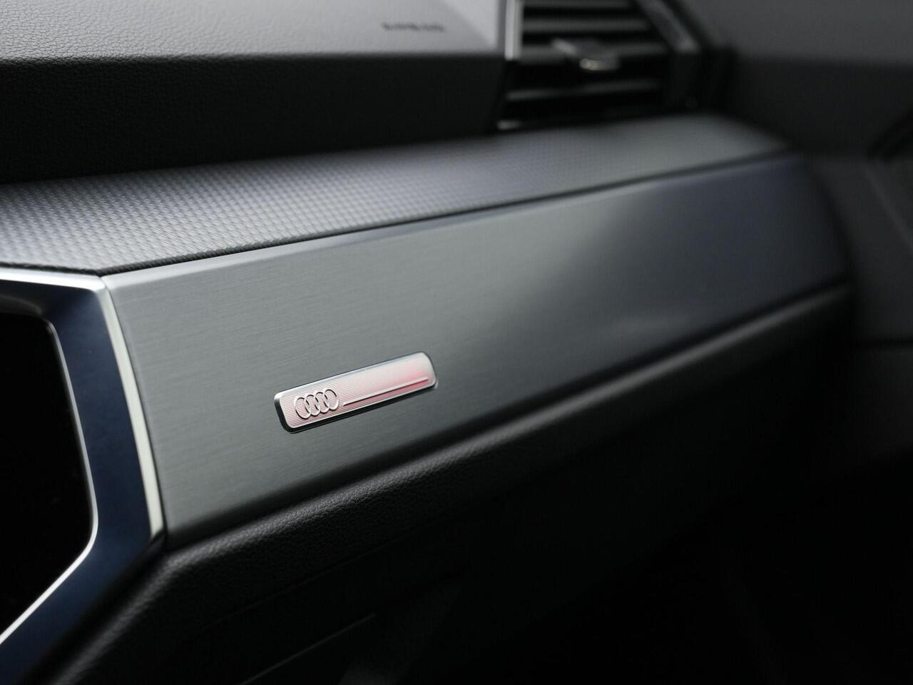 Audi Q3 Sportback 35 TFSI 150 pk S-tronic S Edition / S-Line | Panoramadak | Leder | Achteruitrijcamera | Stoelverwarming | Adaptive Cruise