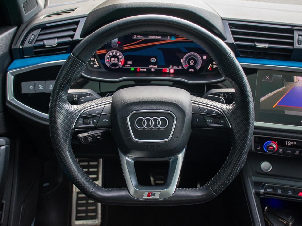 Audi Q3 Sportback 40 TFSI quattro S Edition | Bang & Olufsen Audio l Panoramdak l Adaptive cruise control l Lederen bekleding l Camera l 20" | Black Pack |