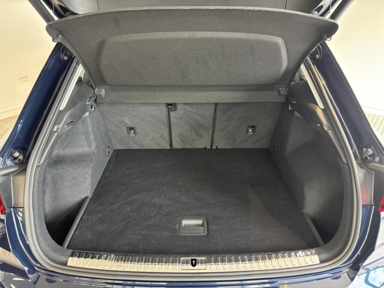 Audi Q3 35 TFSI Pro Line business, Panoramadak, Stoelverwarming