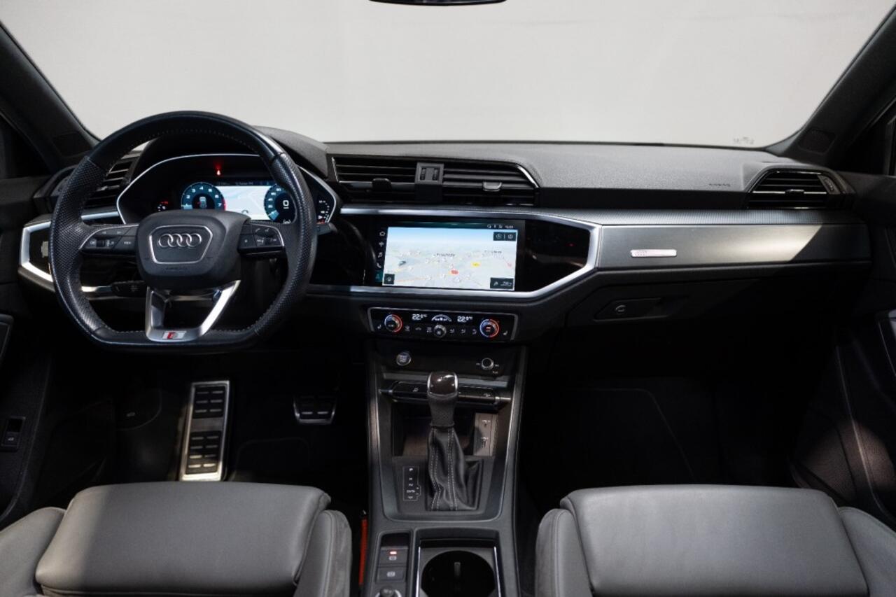 Audi Q3 35 TFSI automaat S-Line, Pano, Keyless, Leder, El.trekhaak, DSP Sound, 20 Inch