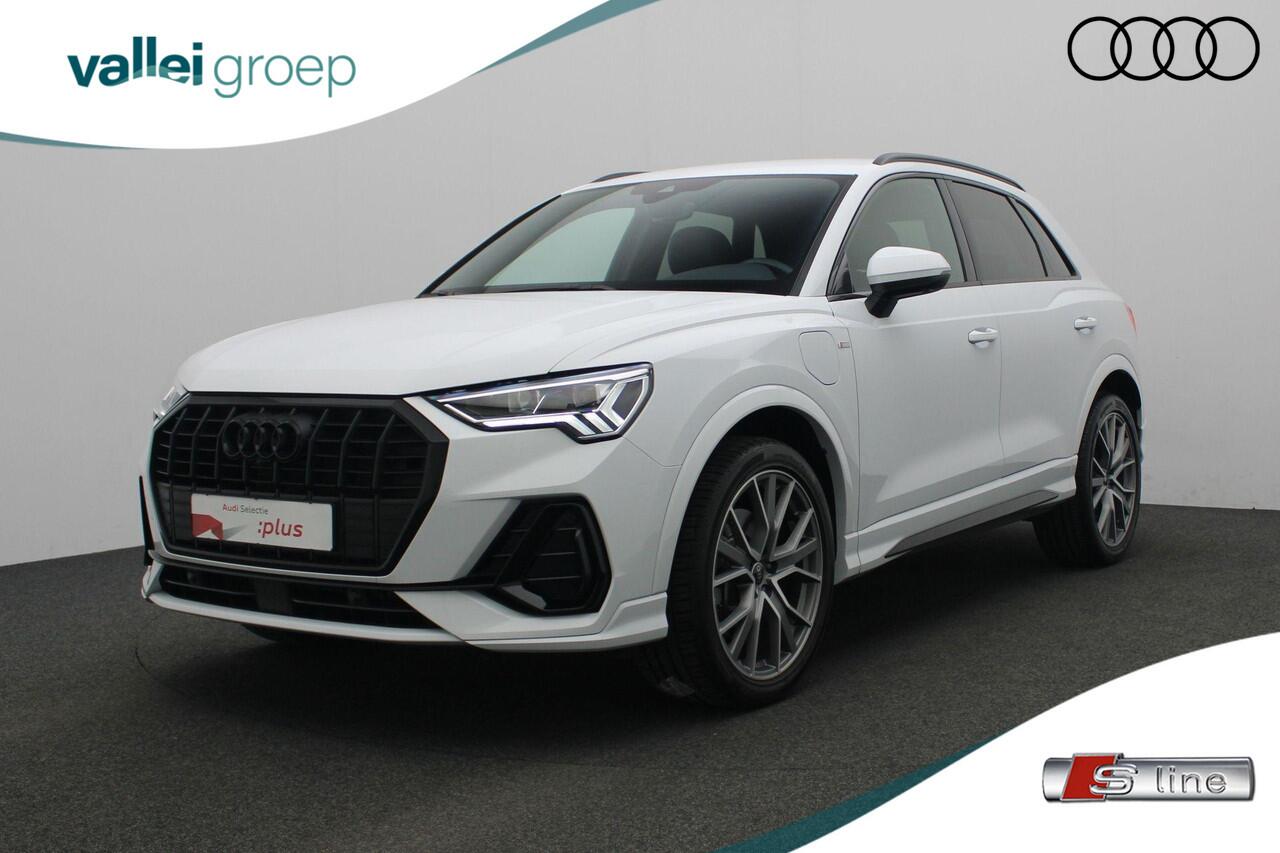 Audi Q3 45 TFSI e 245 pk S-tronic S edition / S-Line | Rondomzicht camera | Stoelverwarming | Navigatie | Adaptive Cruise | Keyless Entry