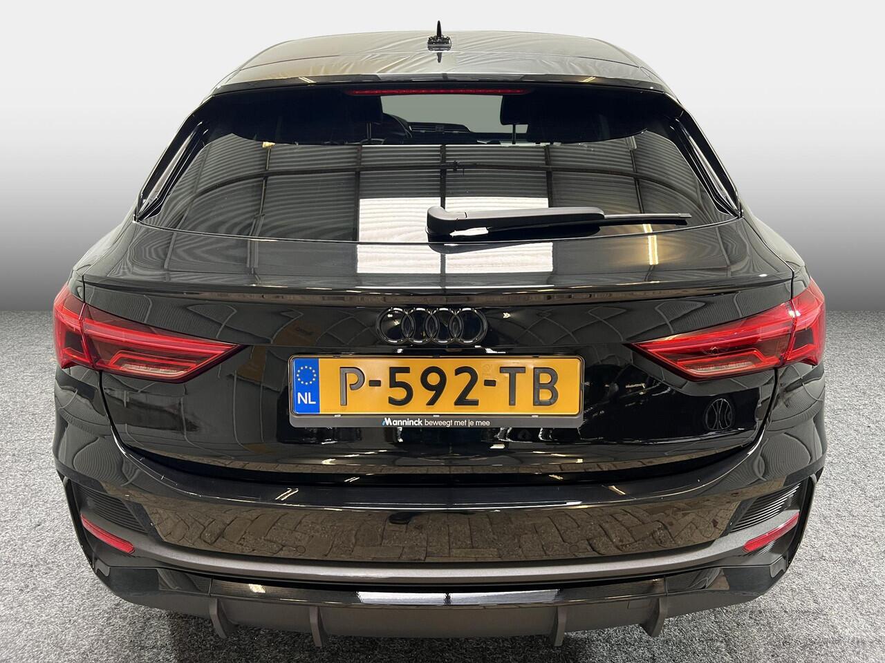 Audi Q3 Sportback 35 TFSI S-Line / APPLE CARPLAY