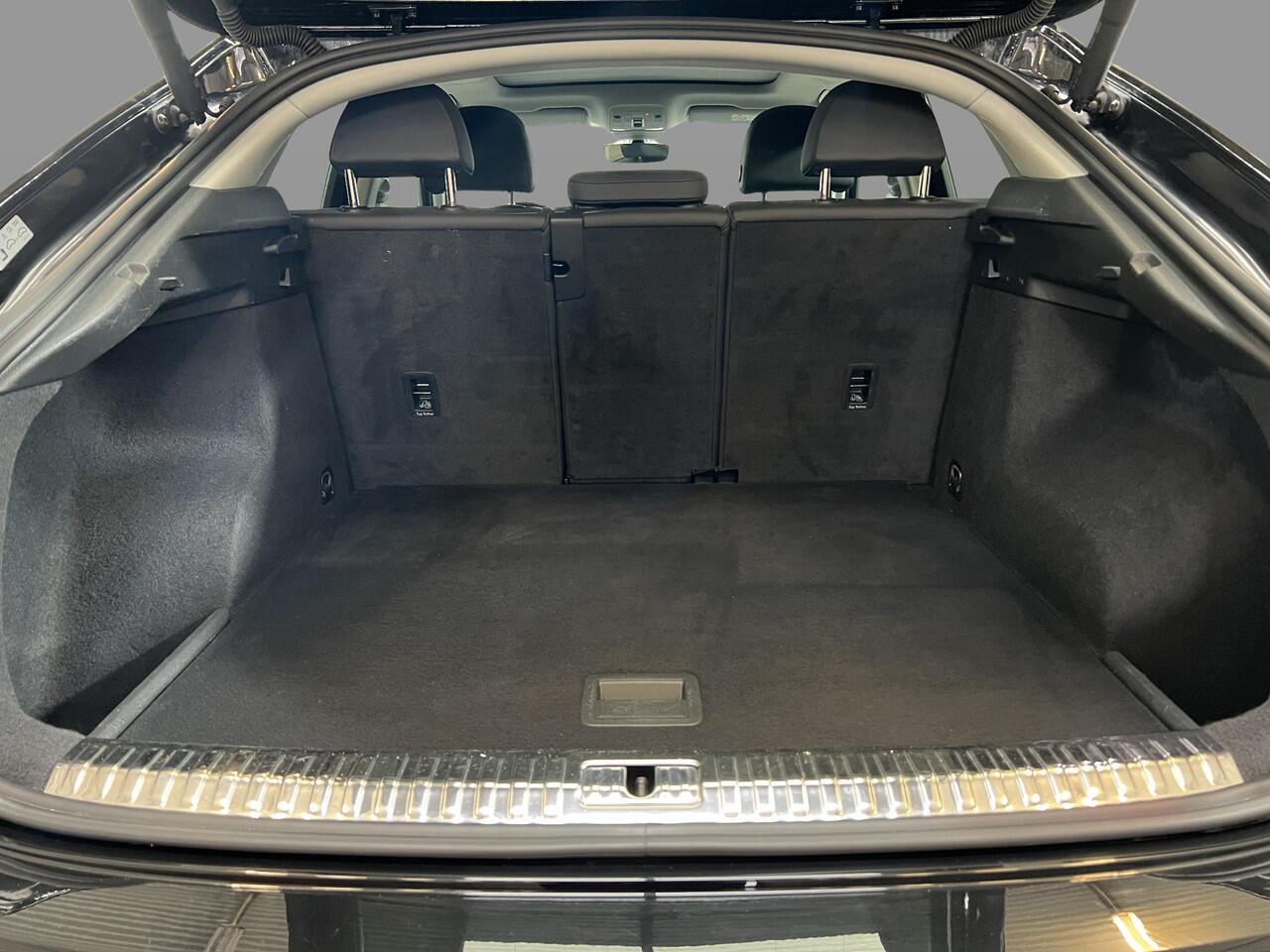 Audi Q3 Sportback 35 TFSI S-Line / APPLE CARPLAY