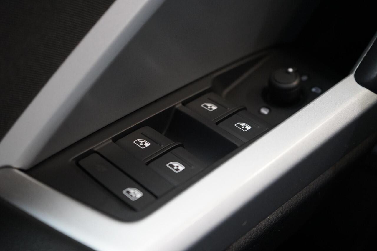 Audi Q3 Sportback 45 TFSI e 245pk S Edition | Adaptive cruise | Apple Carplay | Climate control | Stoelverwarming | Wegkl. trekhaak |