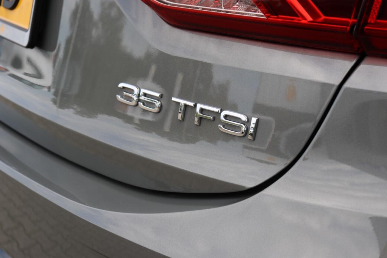 Audi Q3 35 TFSI 150 pk S-tronic 2x S line - panoramadak