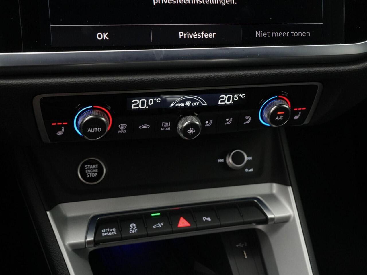 Audi Q3 Sportback 45 TFSI e 245 pk S-tronic S Edition | Panoramadak | Stoelverwarming | LED koplampen | Cruise Control | Sportstoelen | Park Assist | Side Assist | 20 inch