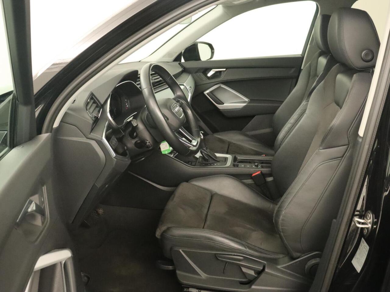 Audi Q3 45 TFSI e S edition | Stoelverwarming | Adaptive cruise | Virtual Cockpit | Half leder | Camera | Carplay | Sportstoelen | Navigatie | Full LED | PHEV | Plug In