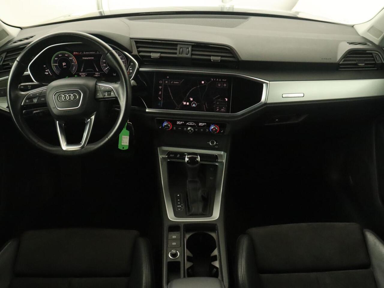 Audi Q3 45 TFSI e S edition | Stoelverwarming | Adaptive cruise | Virtual Cockpit | Half leder | Camera | Carplay | Sportstoelen | Navigatie | Full LED | PHEV | Plug In