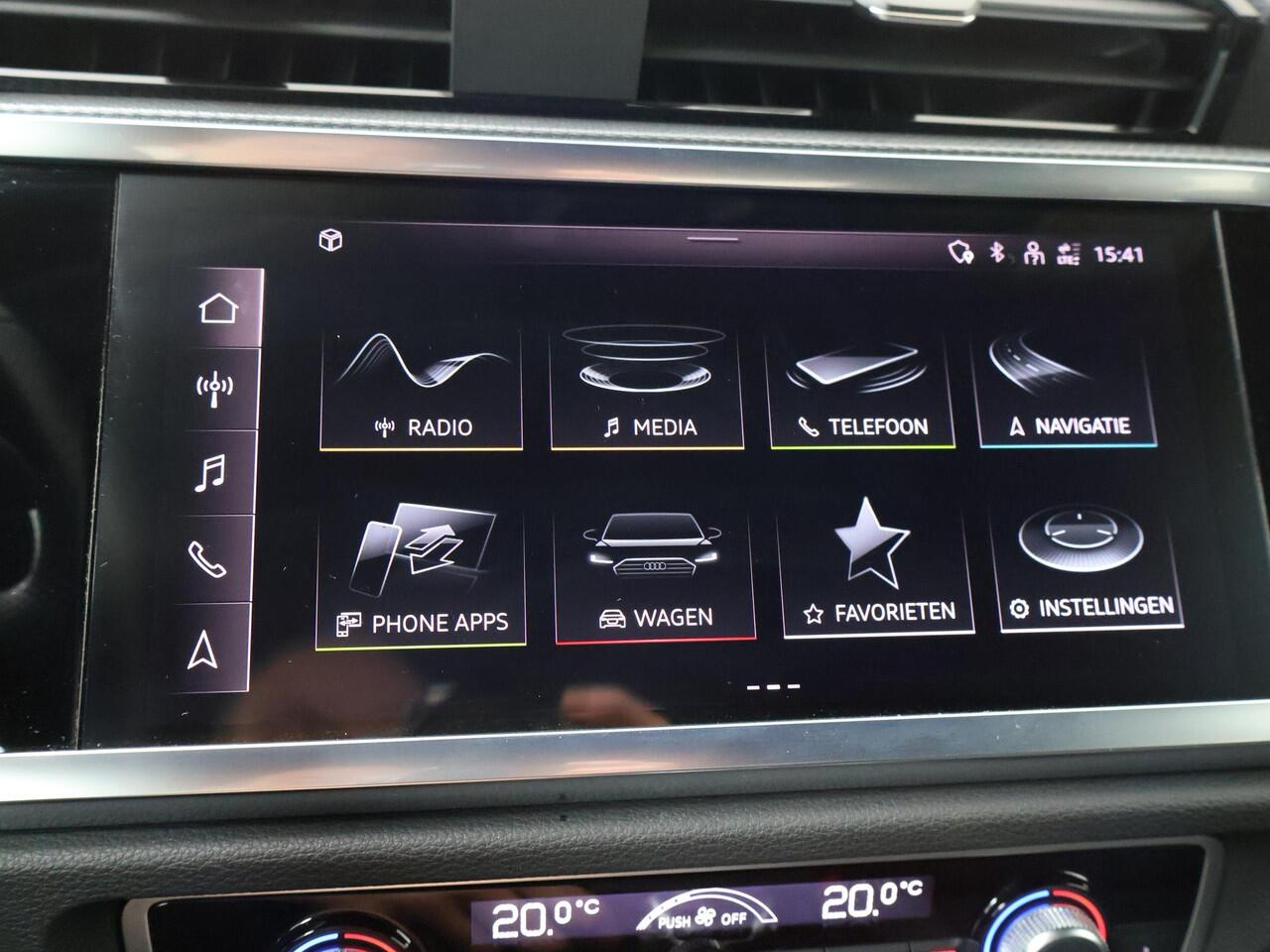 Audi Q3 45 TFSI e S edition | 245 PK | Soh 97% | Stoelverwarming | Trekhaak | Achteruitrij camera |