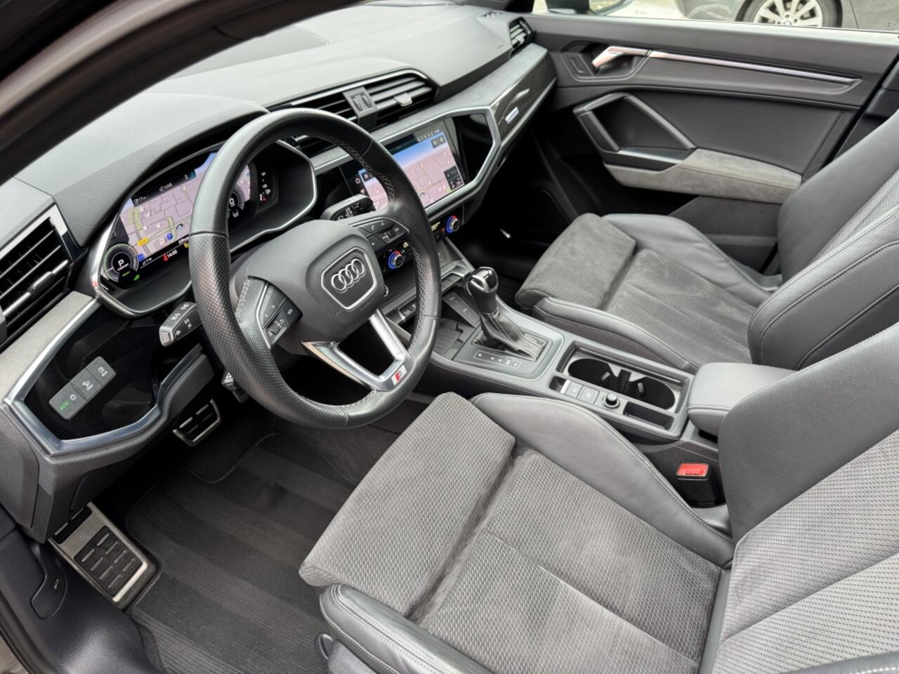 Audi Q3 45 TFSI e S-Line Pano B&O Trekhaak Sfeerv. 360 Camera