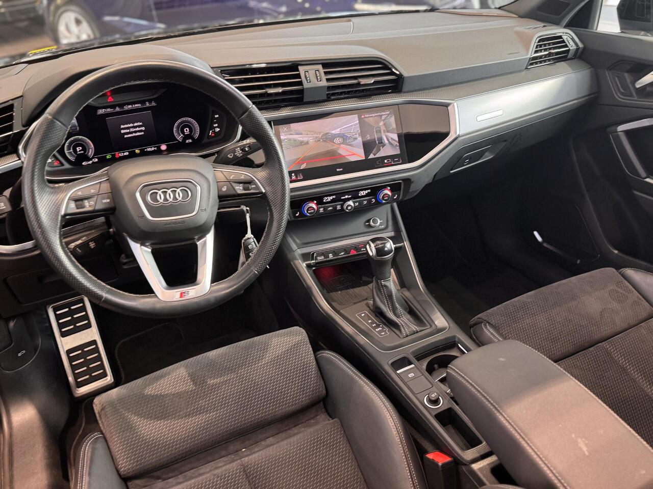 Audi Q3 Sportback 45 TFSI e S Edition 245PK | SOH 91% | Panorama dak | 2x S-line | Blindspot | Ambient+ | Elektrische stoelverstelling |