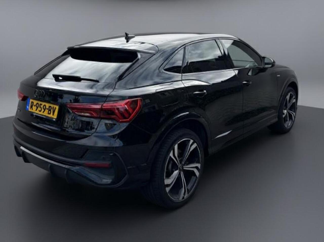 Audi Q3 Sportback 45 TFSI e S Edition 245PK | SOH 91% | Panorama dak | 2x S-line | Blindspot | Ambient+ | Elektrische stoelverstelling |