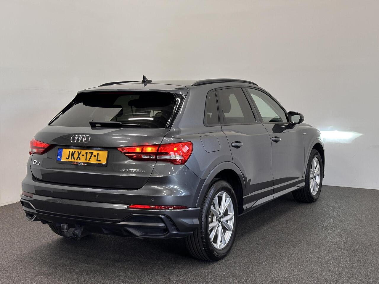 Audi Q3 45 TFSIe PHEV S-Line S-tronic Trekhaak Navigatie Apple Carplay/Android Auto Camera Parkeersensoren Adaptive Cruise Control Elektrische achterklep Virtual Cockpit Stoelverwarming Climate Control Lichtmetalen velgen