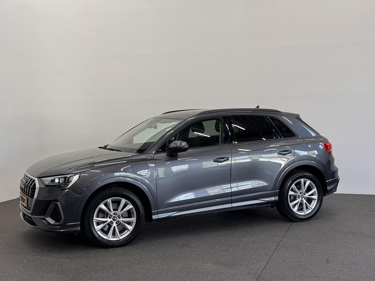 Audi Q3 45 TFSIe PHEV S-Line S-tronic Trekhaak Navigatie Apple Carplay/Android Auto Camera Parkeersensoren Adaptive Cruise Control Elektrische achterklep Virtual Cockpit Stoelverwarming Climate Control Lichtmetalen velgen