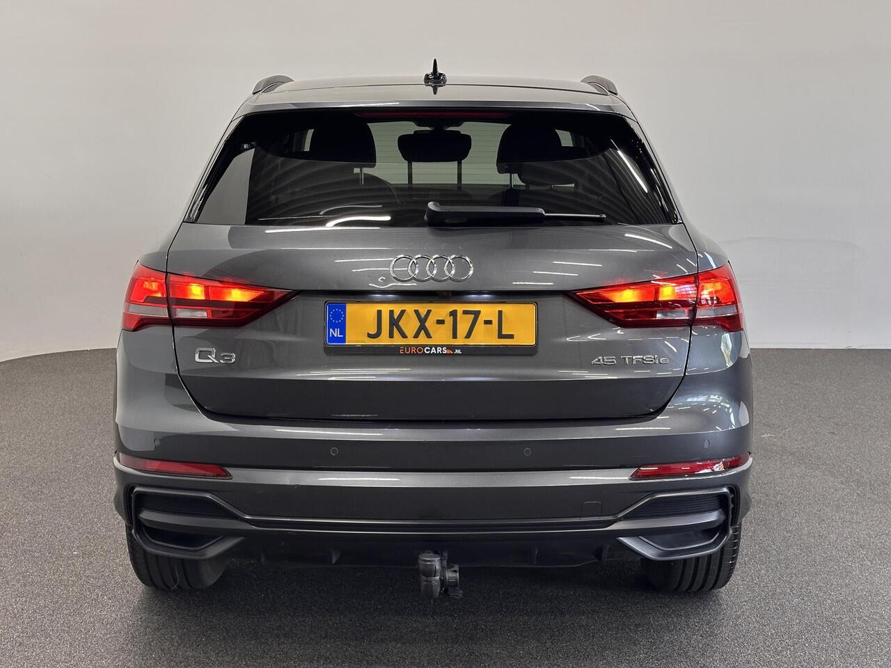 Audi Q3 45 TFSIe PHEV S-Line S-tronic Trekhaak Navigatie Apple Carplay/Android Auto Camera Parkeersensoren Adaptive Cruise Control Elektrische achterklep Virtual Cockpit Stoelverwarming Climate Control Lichtmetalen velgen