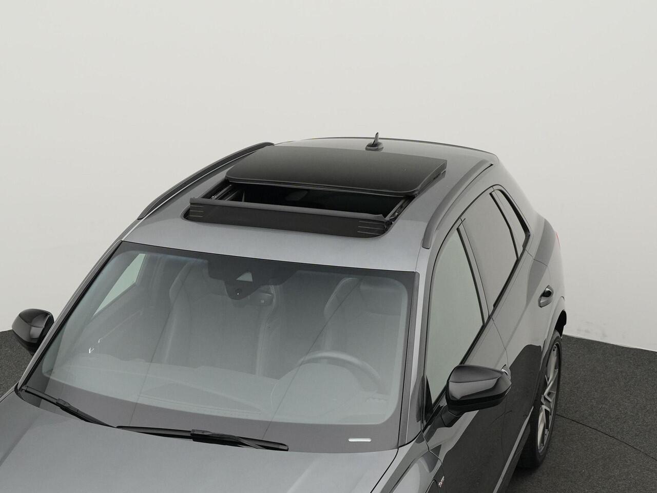 Audi Q3 45 TFSI e 245 pk S-tronic S edition / S-Line | Panoramadak | SONOS sound | Achteruitrijcamera | Sportstoelen | LED Koplampen | Adaptive Cruise | 20 inch