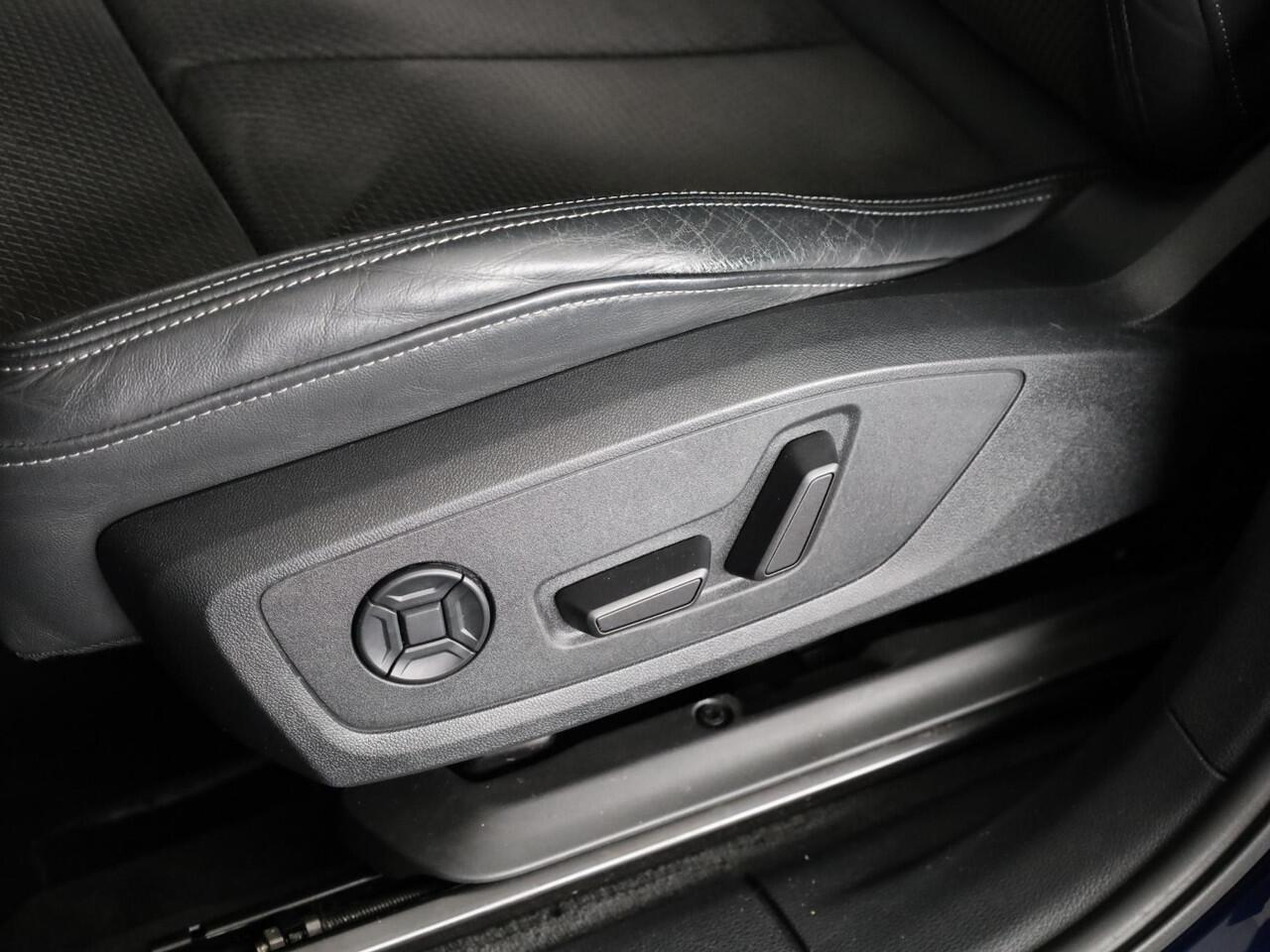 Audi Q3 45 TFSI e S edition 245pk | Panoramadak | Trekhaak wegklapbaar | Stoelverwarming | 20 inch Lichtmetalen velgen