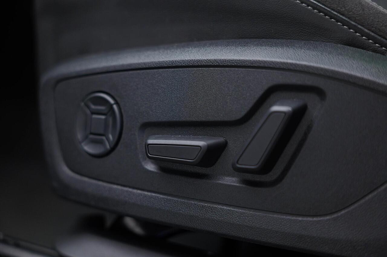 Audi Q3 Sportback 45 TFSI e Business Edition |Pano|Dodehoek|ACC|Elek. Stoelen|Ambient|