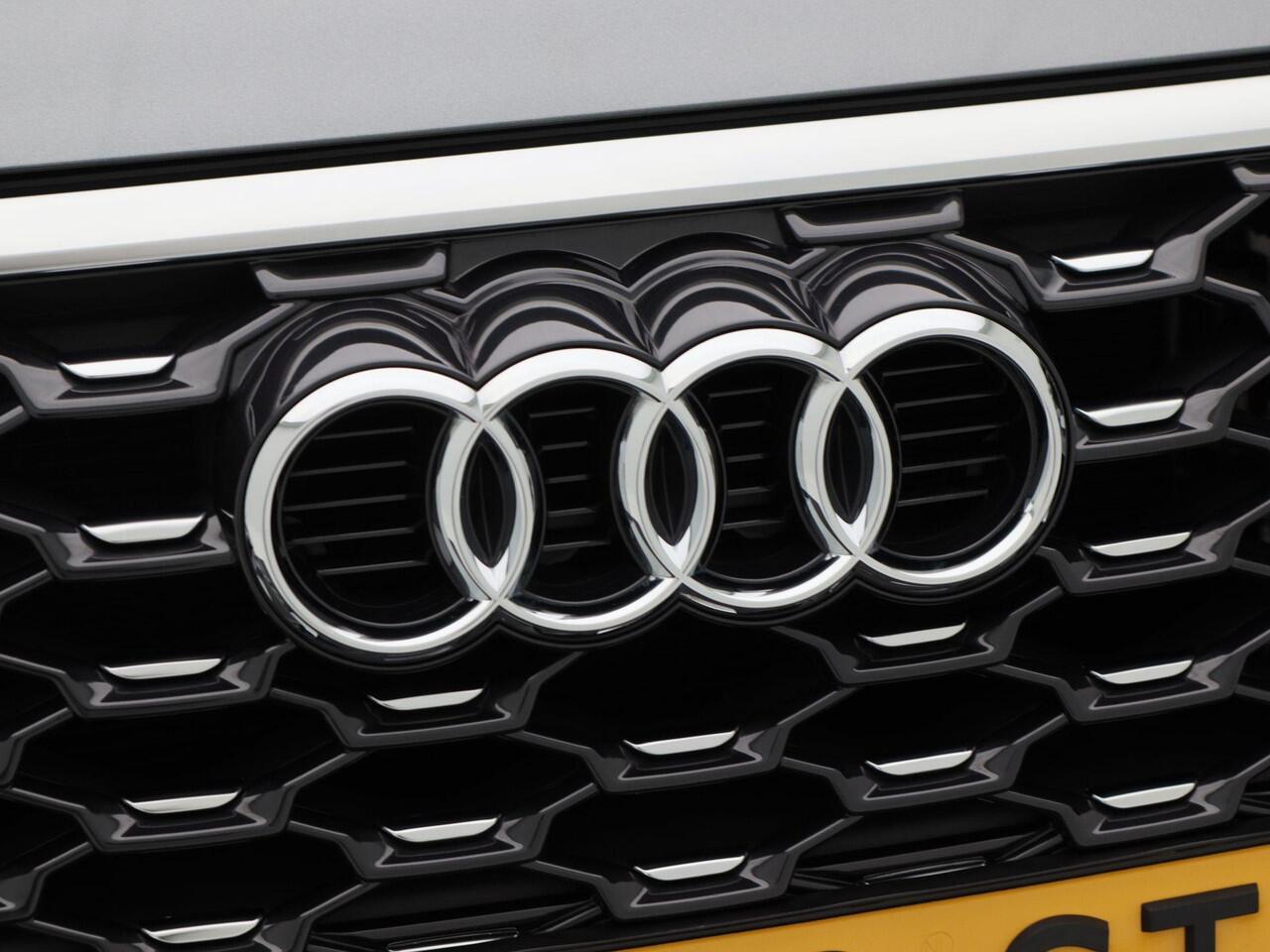 Audi Q3 Sportback 35 TFSi 150 Pk Automaat S-Line | Panoramadak | Adaptive Cruise | Navigatie | Camera | Carplay | 19 inch | 18.810 Km!!